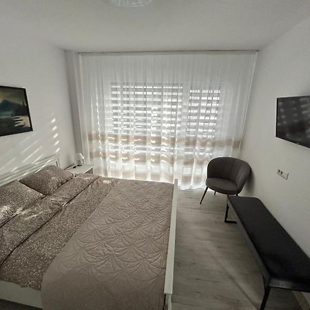 1 Mai - Luxury Park Apartments - Self Check-In - Private Parking - 2 Craiova Exteriér fotografie